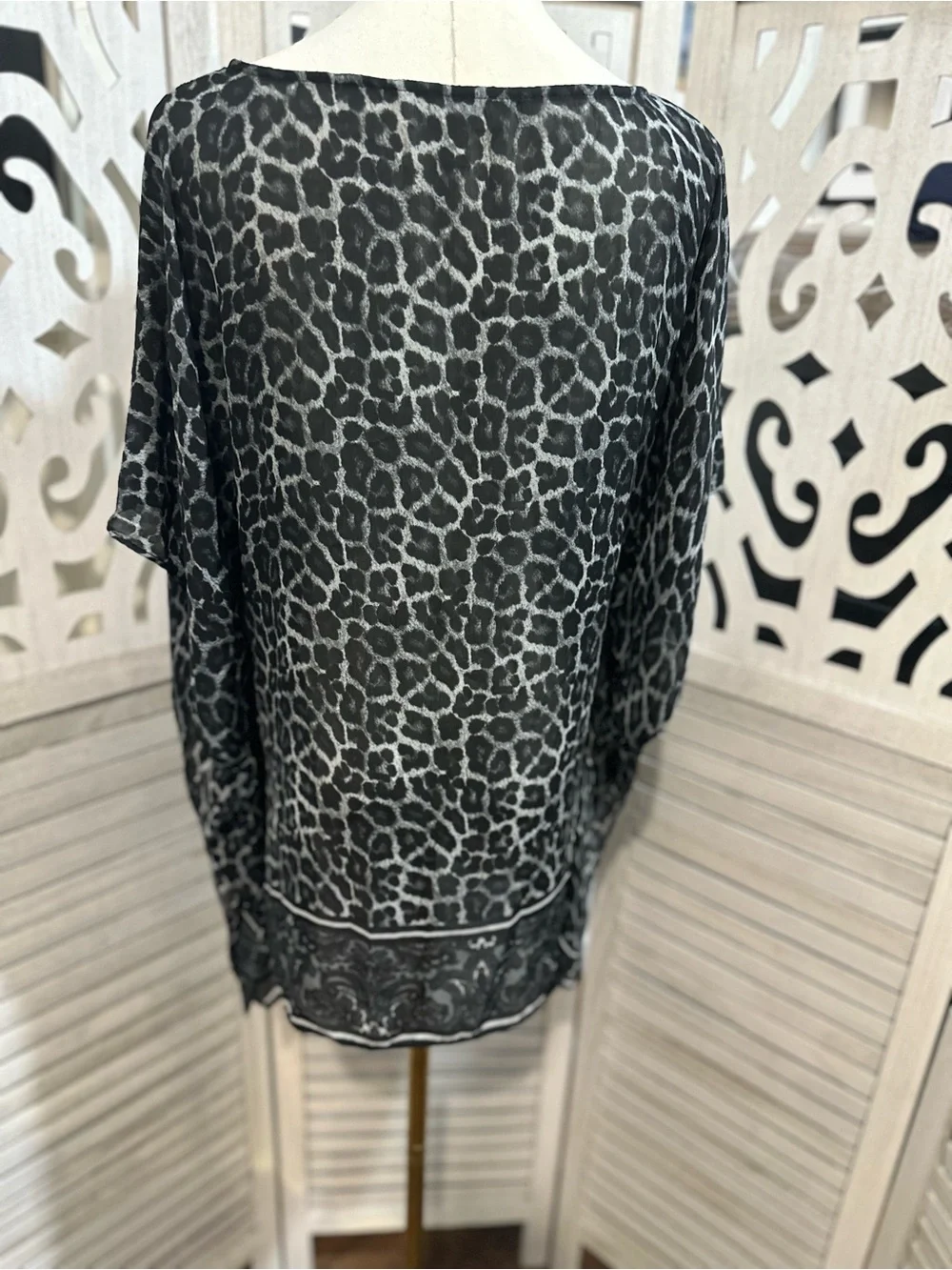 Michael Kors Black and Gray Leopard Print dolman Blouse size S\M